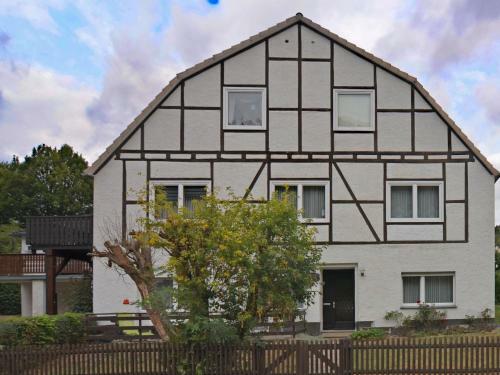 Cozy Apartment In Marsberg With Lawn