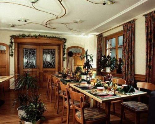 Hostal Hotel Lenniger