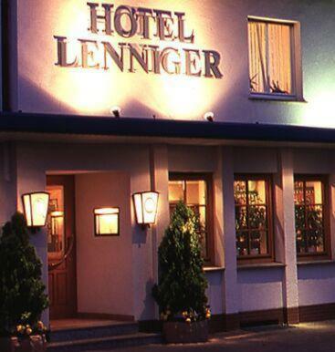 Hostal Hotel Lenniger