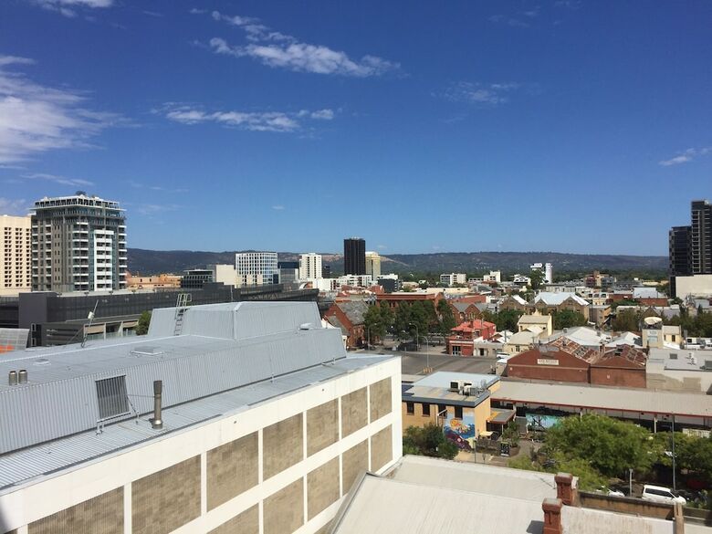 Tasha's Apartments On Morphett