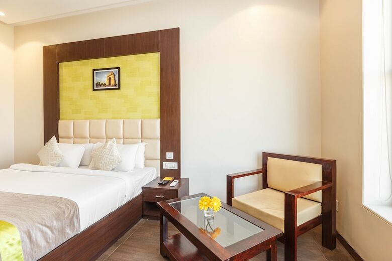 Mango Hotels Iti Circle