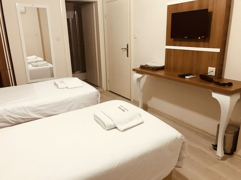 Hotel Akyuz Rooming House