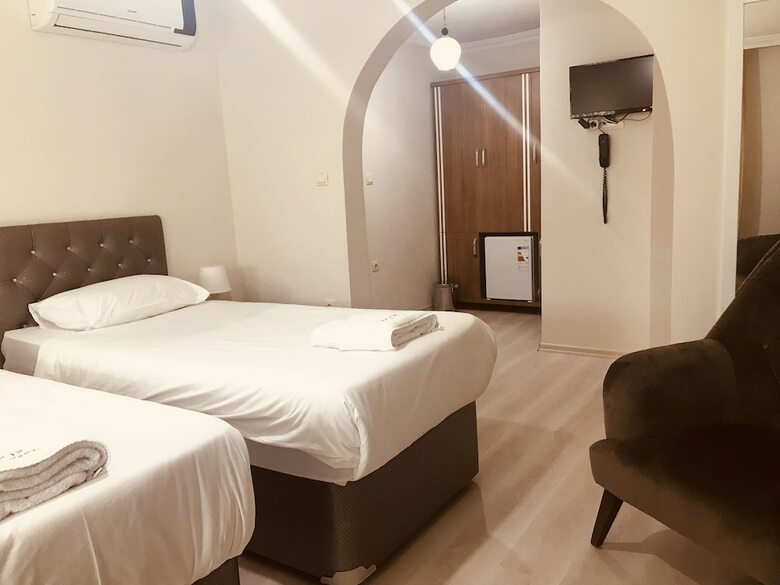 Hotel Akyuz Rooming House