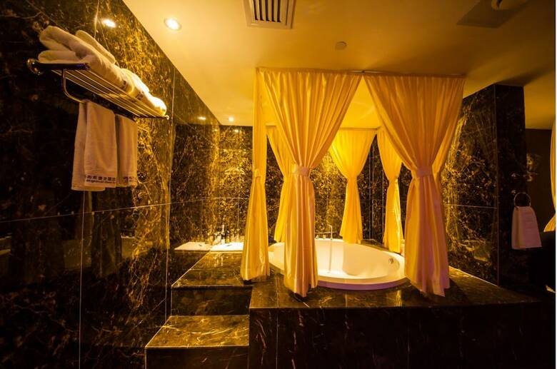 Brightman Theme Hotel