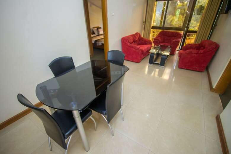 Crown Suites Hotel