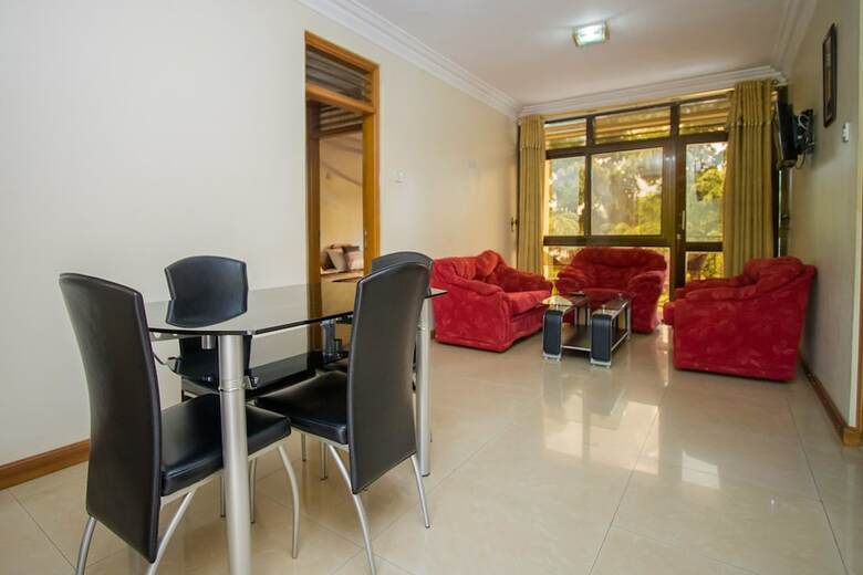 Crown Suites Hotel