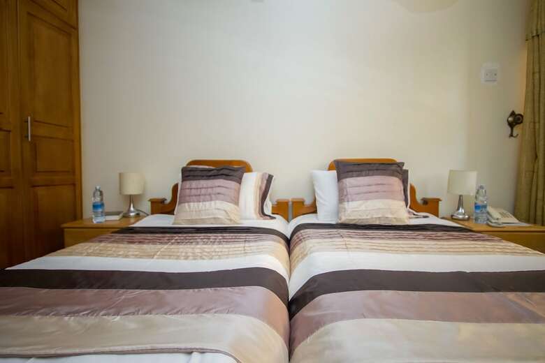 Crown Suites Hotel