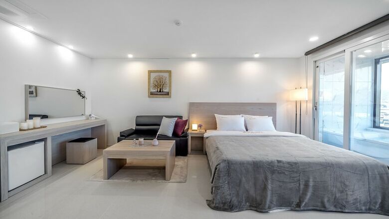 Hotel Yeosu Sunhill Spa Pension