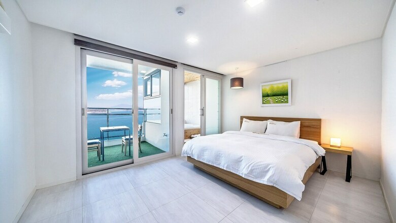 Hotel Yeosu Sunhill Spa Pension