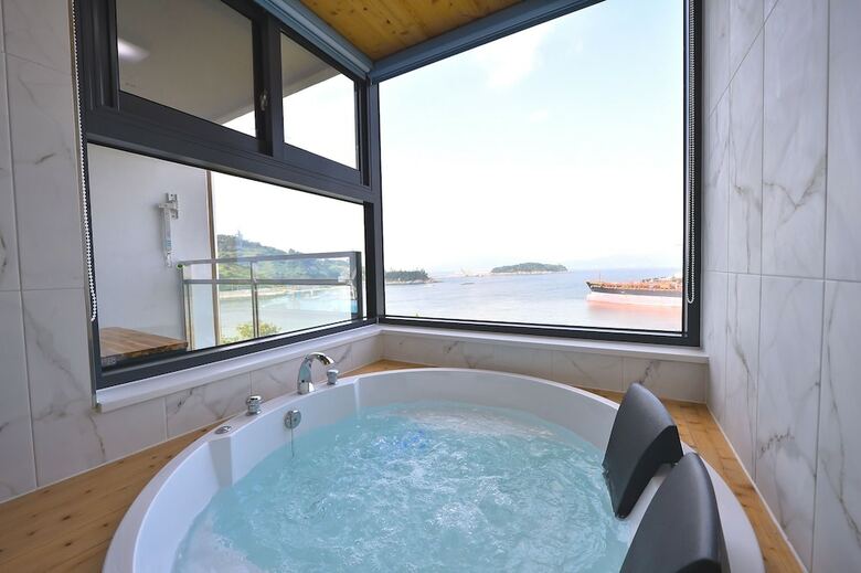 Hotel Yeosu Sunhill Spa Pension
