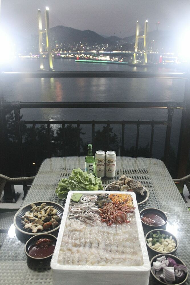 Hotel Yeosu Sunhill Spa Pension