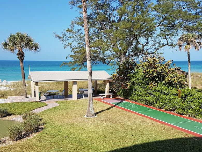 Turtle Crawl Inn