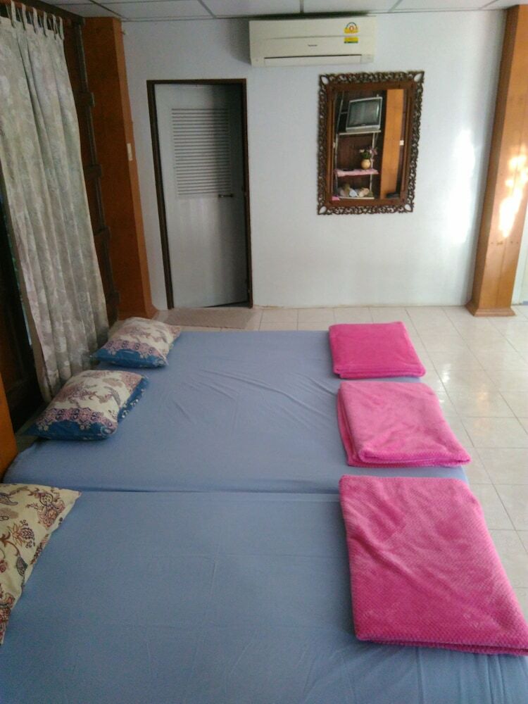 Hotel Rueanphen Homestay