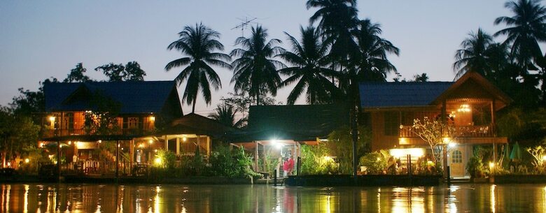 Hotel Rueanphen Homestay