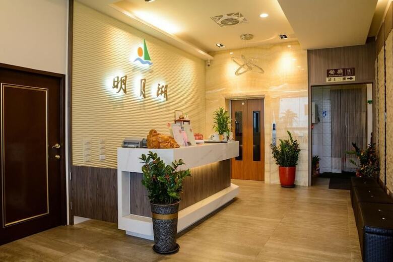 Ming Yue Lakeview Hotel