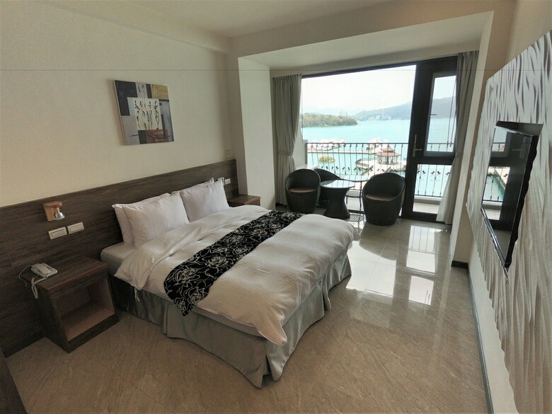 Ming Yue Lakeview Hotel