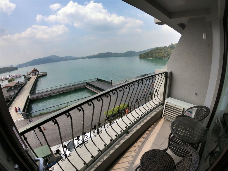 Ming Yue Lakeview Hotel