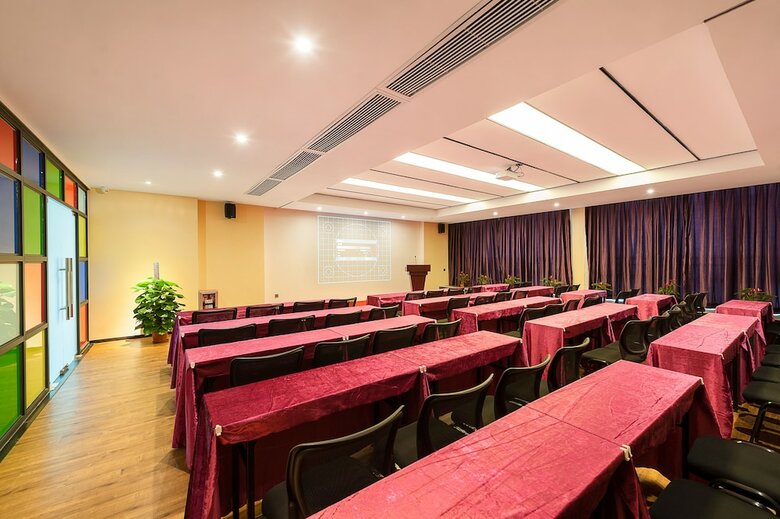 Foshan Yongrun Beehive Hotel
