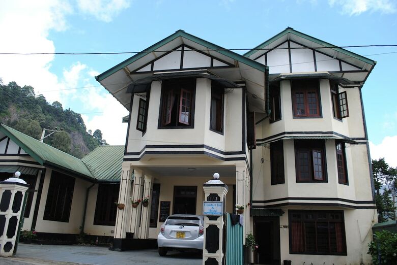 Hotel Comfort Inn & Hostel