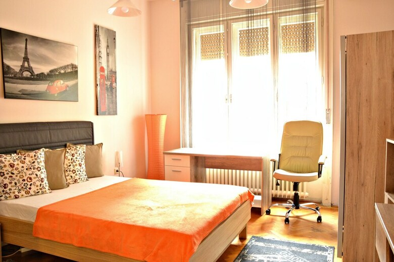 City Center Apartment For 7