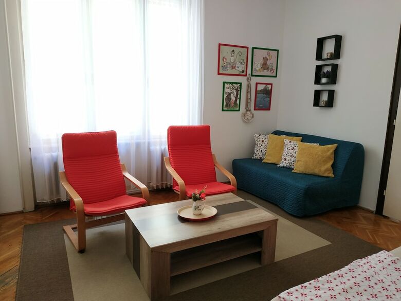 City Center Apartment For 7