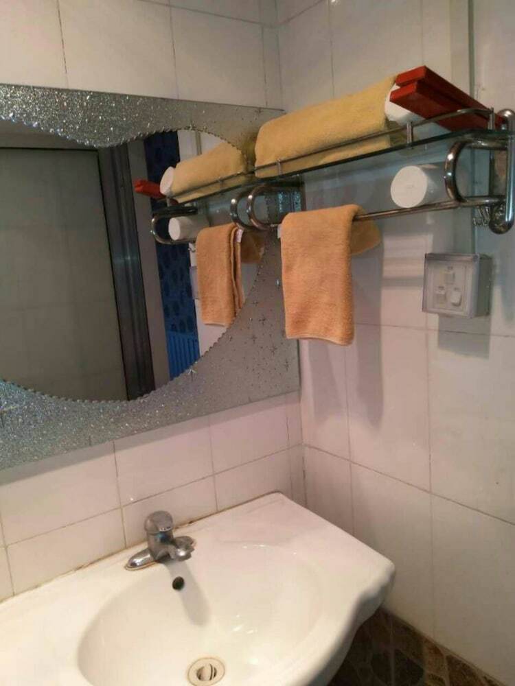 Qufu Xianyaju Hotel
