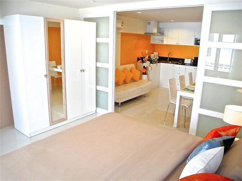 Kata Plaza 1 Bedroom Modern Apartment