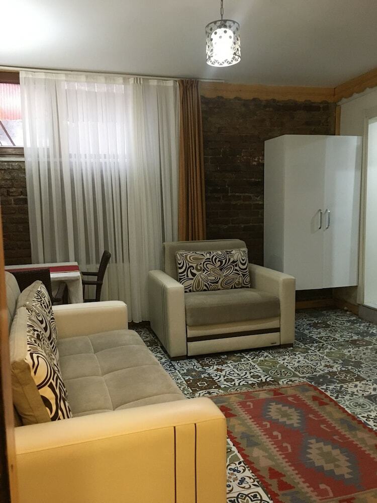Jasmine Apartment