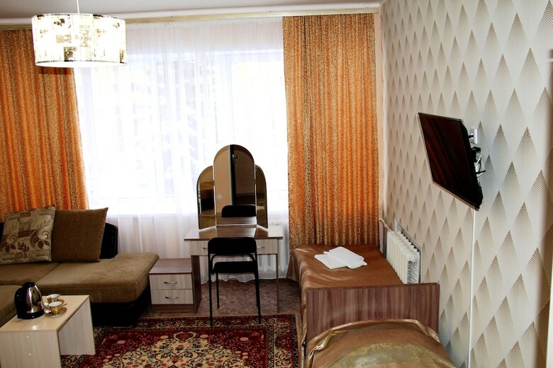 Hostal Oasis Hotel