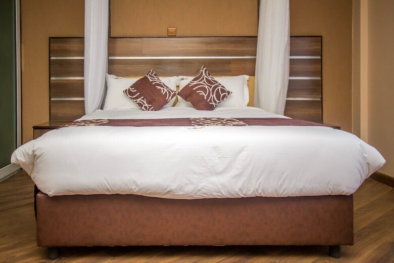 Airport Landing Hotel