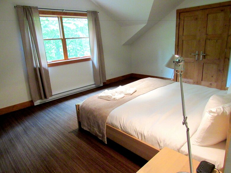 Fraternit�-sur-lac By Location Adp