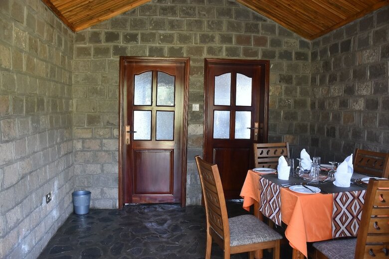 Hotel Kyangabi Crater Resort