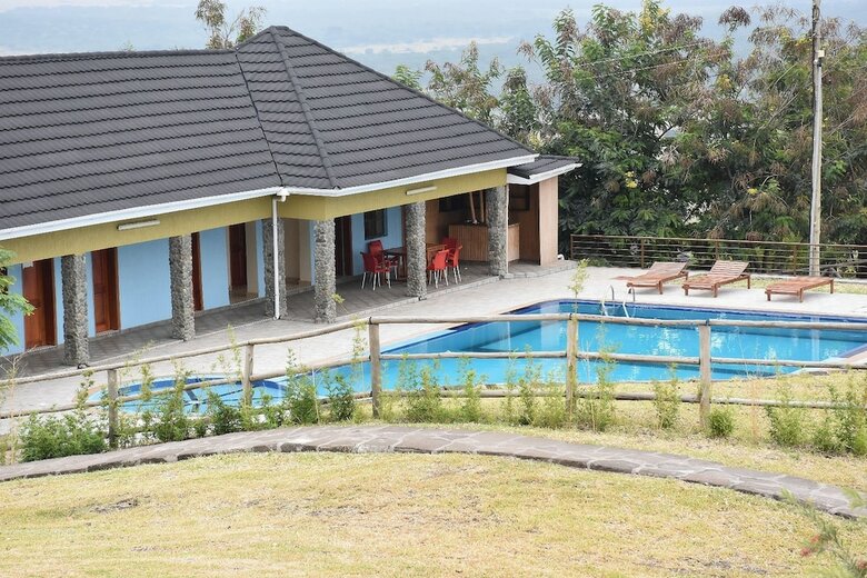 Hotel Kyangabi Crater Resort