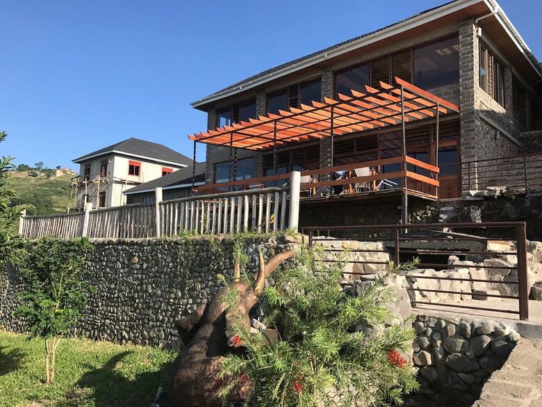 Hotel Kyangabi Crater Resort