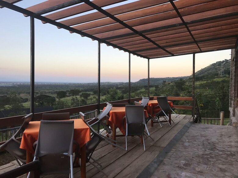 Hotel Kyangabi Crater Resort