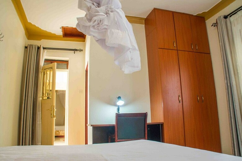 7 Eleven Hotel