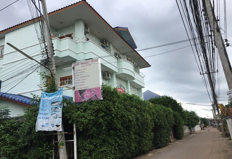 Hotel Lert Prasert House