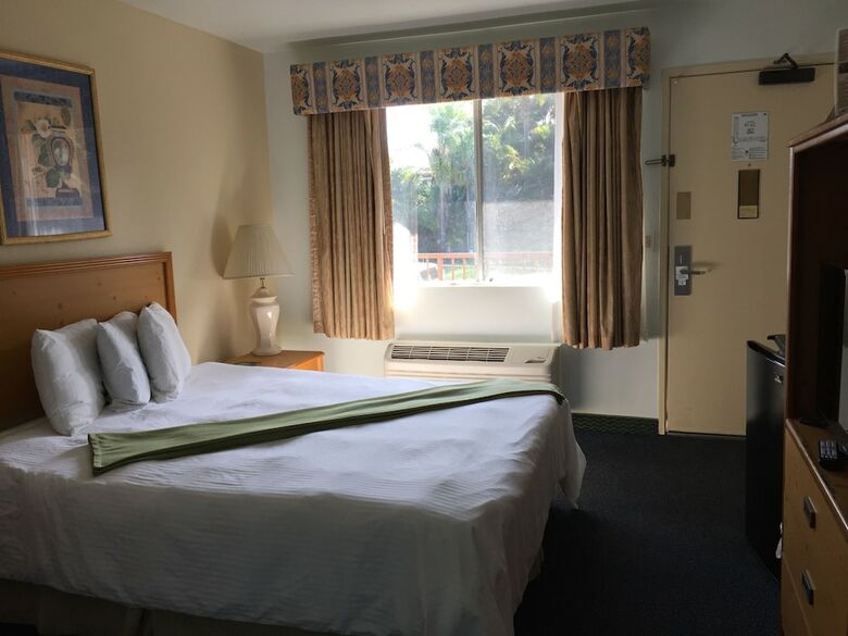 Motel Bay Inn And Suites At Seaworld