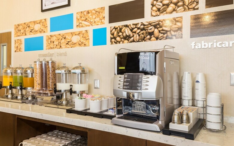Hotel Hampton Inn By Hilton Tijuana