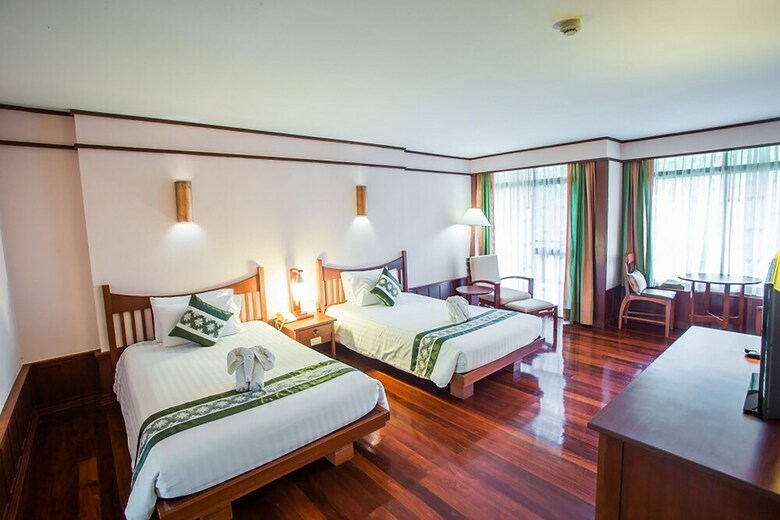 Hotel Sappraiwan Elephant Resort & Sanctuary