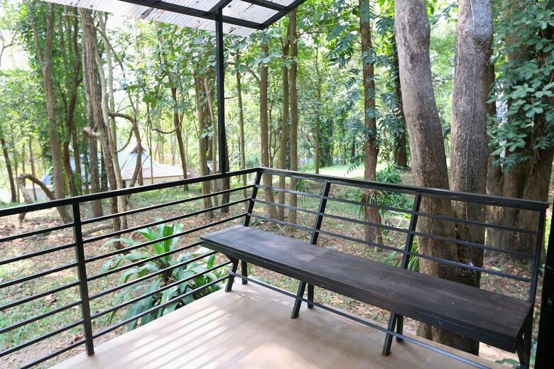 Hotel Sappraiwan Elephant Resort & Sanctuary