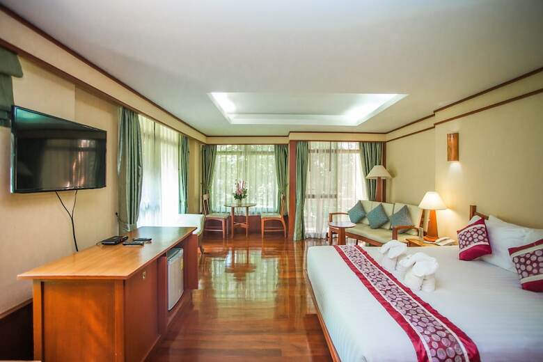 Hotel Sappraiwan Elephant Resort & Sanctuary