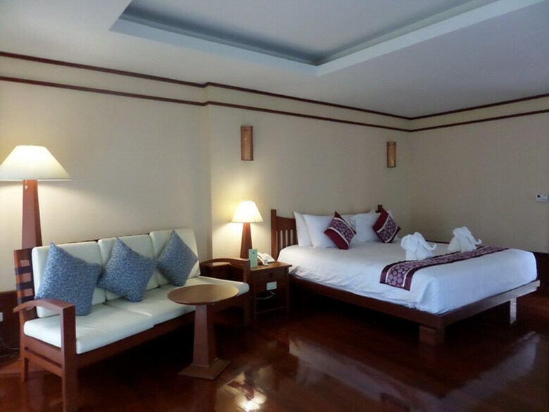 Hotel Sappraiwan Elephant Resort & Sanctuary