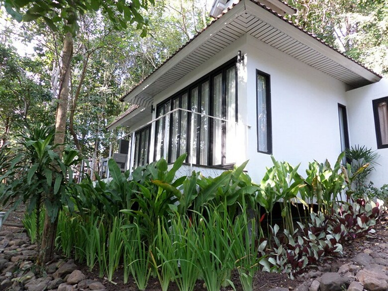Hotel Sappraiwan Elephant Resort & Sanctuary