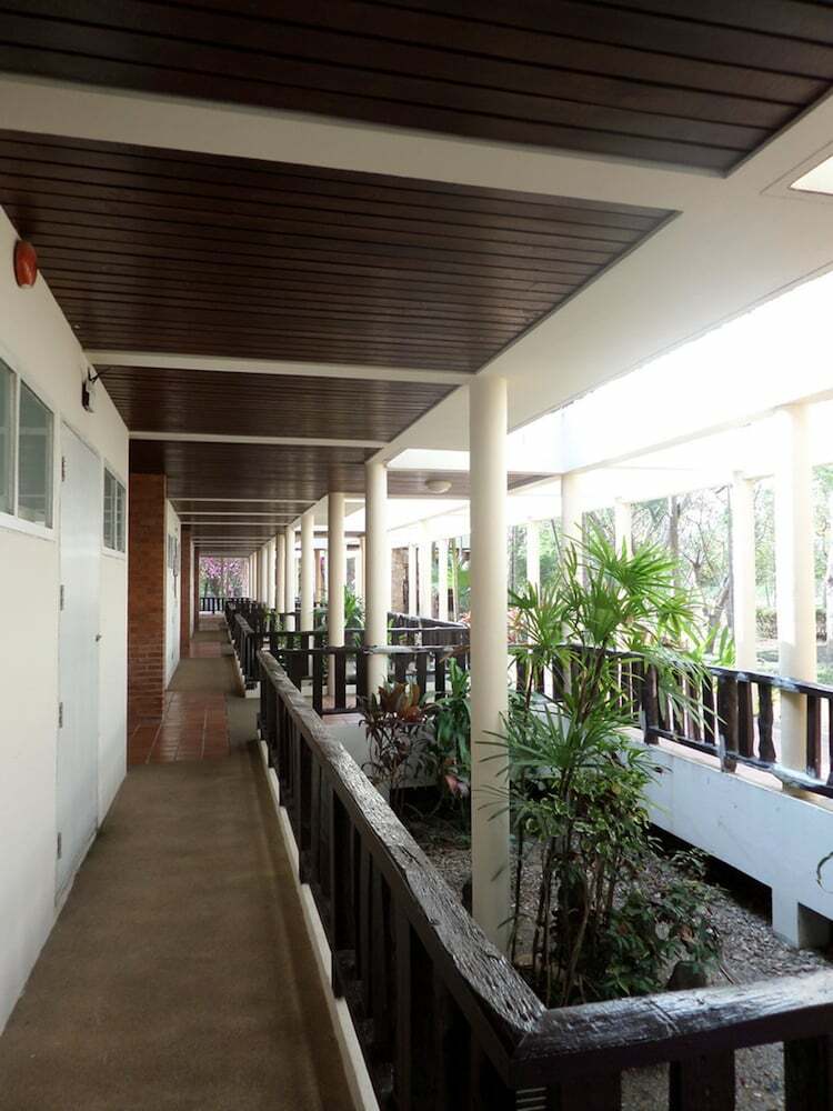 Hotel Sappraiwan Elephant Resort & Sanctuary
