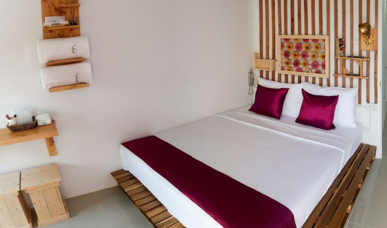 Baan Urt Suratthani Airport Hotel