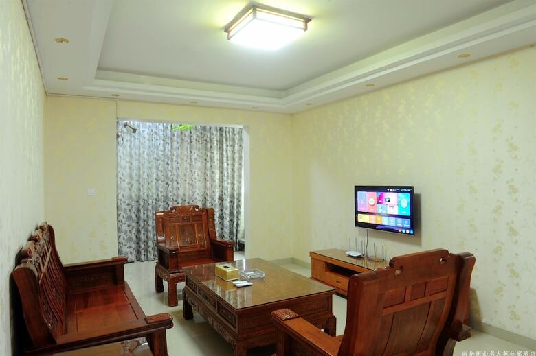 Celebrity  Apartment Hotel