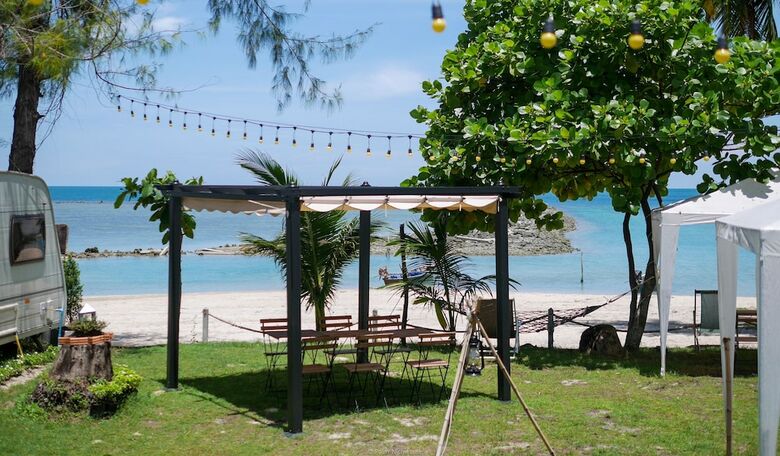 Hotel Samui Caravans Beach Camp