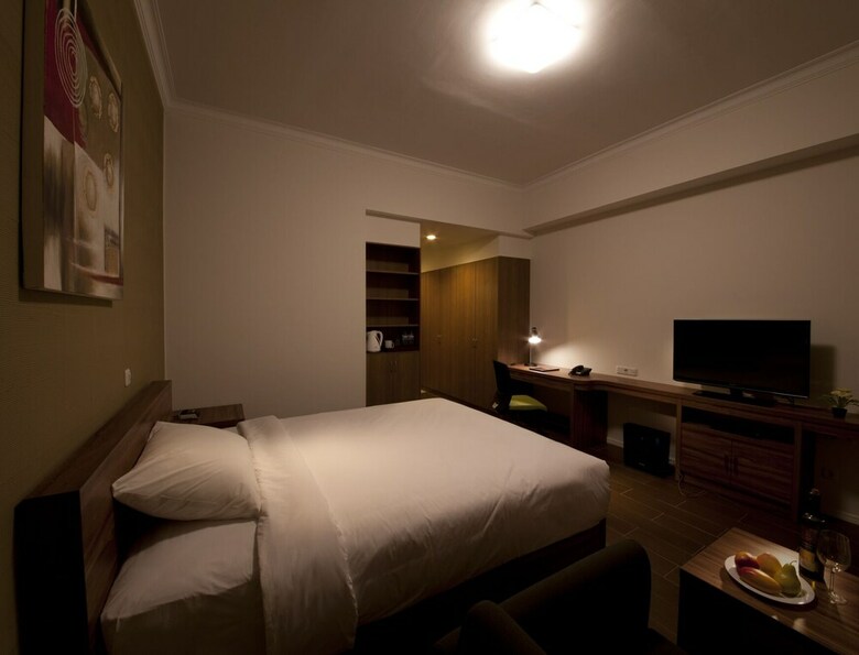 Hotel Sancrest Residence Deltamas