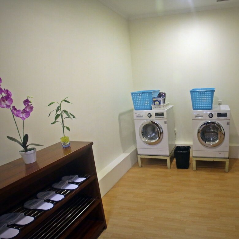 Hotel Sancrest Residence Deltamas